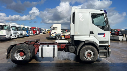 Renault--Premium 400