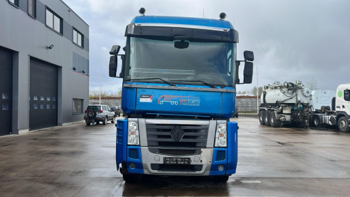 Renault--Magnum 520 DXI