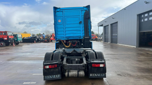 Renault--Magnum 520 DXI