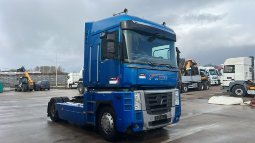 Renault--Magnum 520 DXI