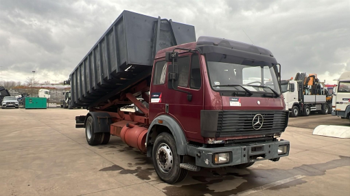 Mercedes-Benz--sk 1726