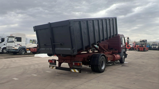 Mercedes-Benz--sk 1726