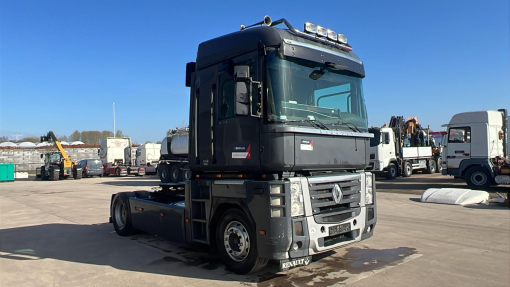 Renault--Magnum 500 DXI