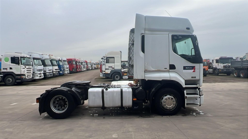 Renault--Premium 420