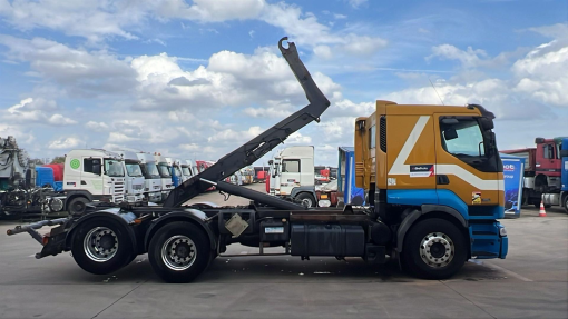 Renault--Premium 420