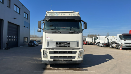Volvo--FH 440