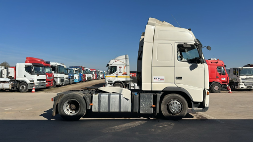 Volvo--FH 440