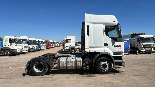 Renault--Premium 400