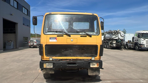 Mercedes-Benz--SK 2222