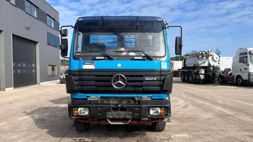 Mercedes-Benz--SK 1824