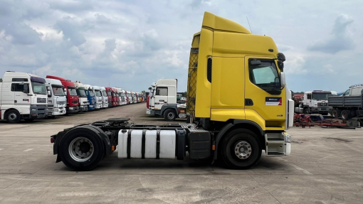Renault--Premium 460 DXI