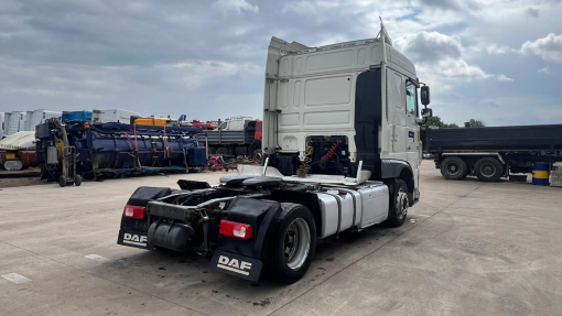 DAF--105 XF 460