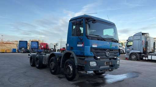 Mercedes-Benz--actros 3241