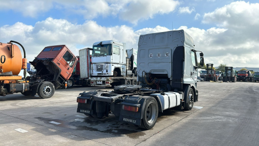 Renault--Premium 420