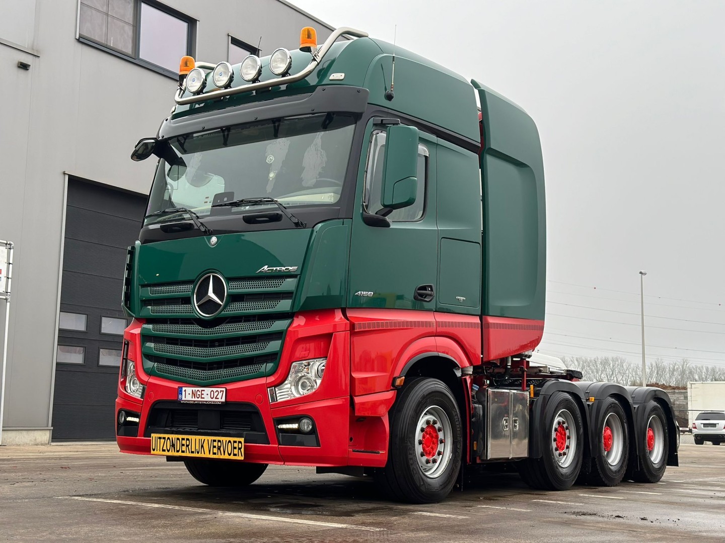 Mercedes-Benz--Actros 4158