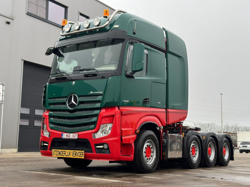 Mercedes-Benz  Actros 4158
