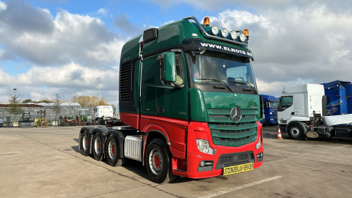 Mercedes-Benz--Actros 4158