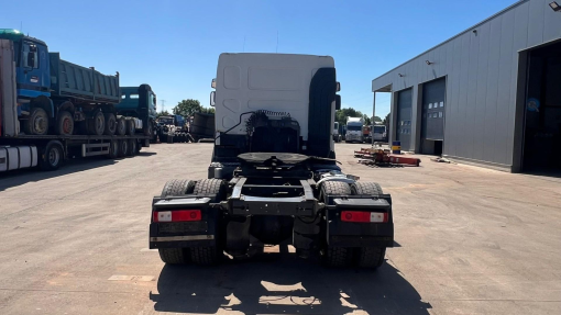 Renault--Premium 460 DXI