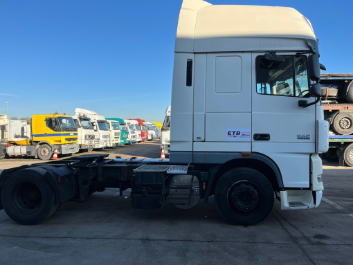 DAF--105 XF 460