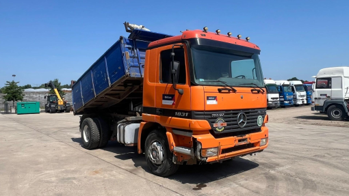 Mercedes-Benz--Actros 1831