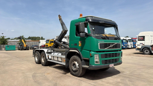 Volvo--FM 440