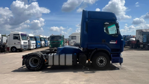 Renault--Premium 460 DXI