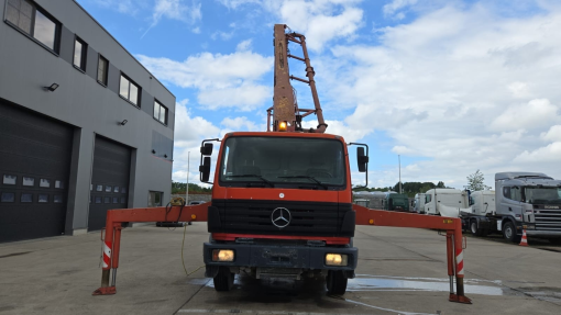 Mercedes-Benz--SK 1824
