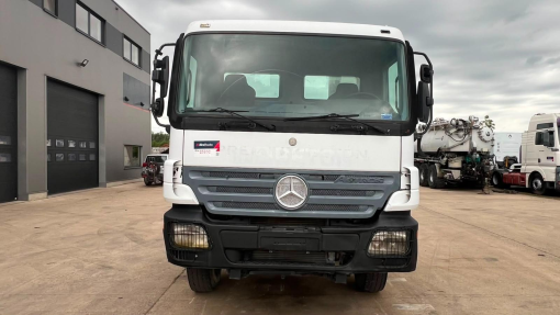 Mercedes-Benz--Actros 3236