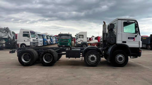 Mercedes-Benz--Actros 3236
