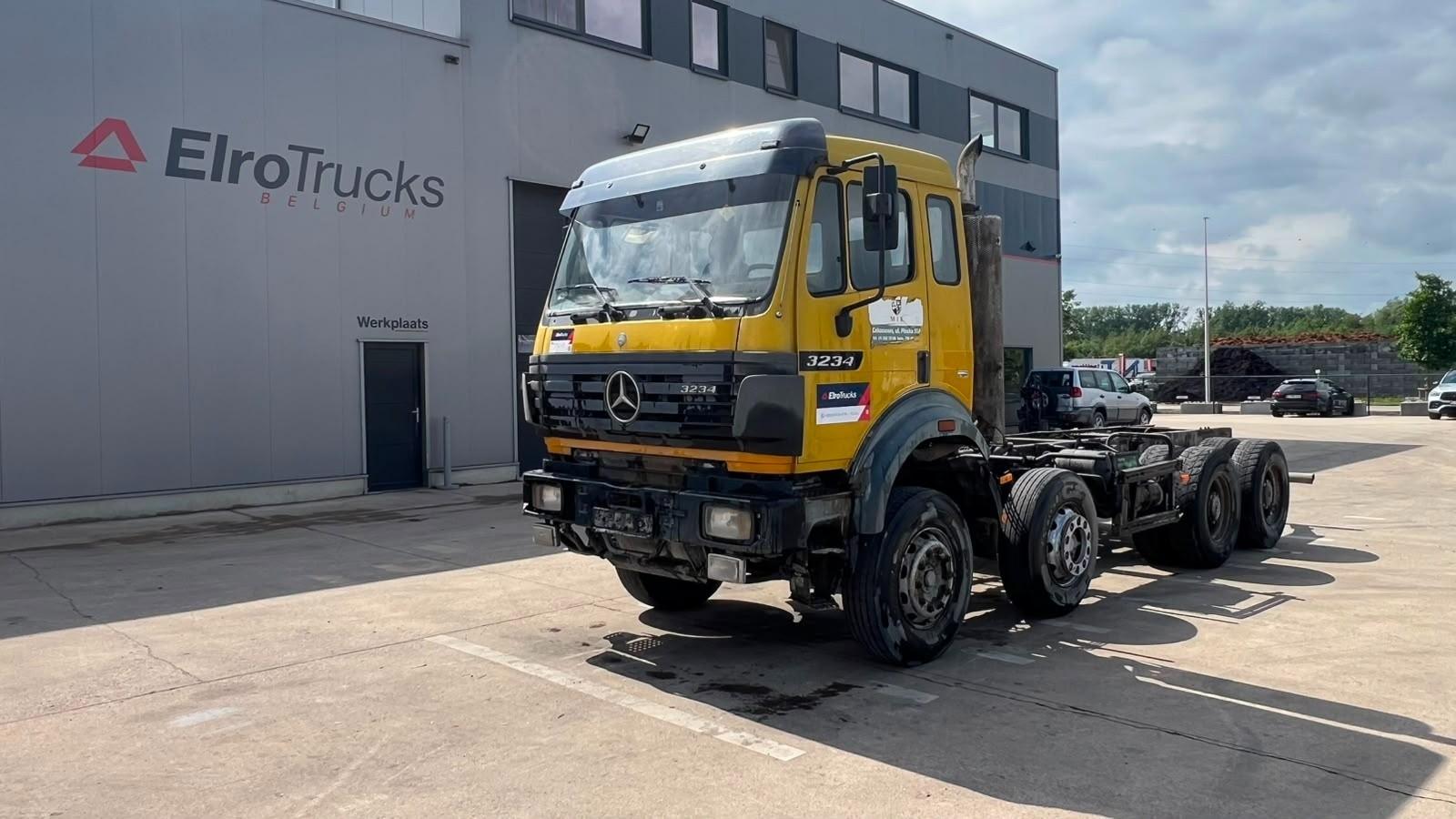 Mercedes-Benz--SK 3234