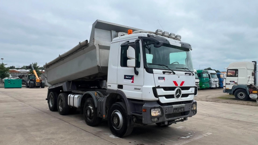 Mercedes-Benz--Actros 3244