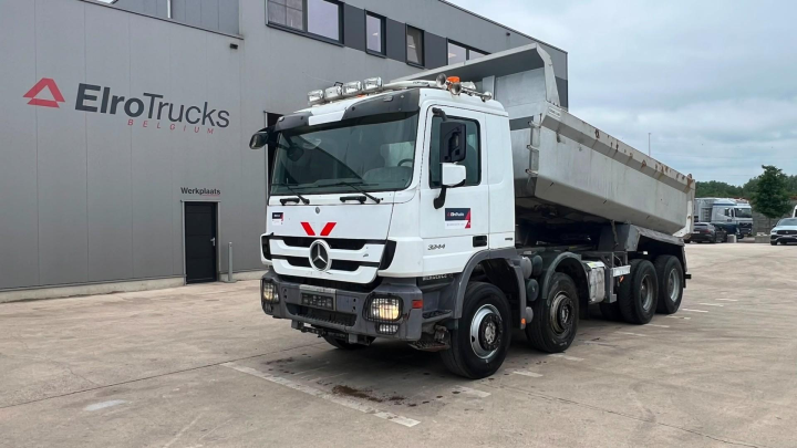 Mercedes-Benz--Actros 3244