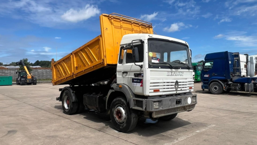 Renault--G 300 MAXTER