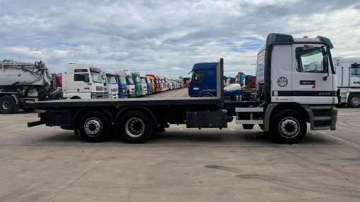 Mercedes-Benz--ACTROS 2535