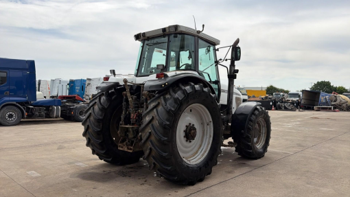 Massey Ferguson--8220 POWER CONTROL