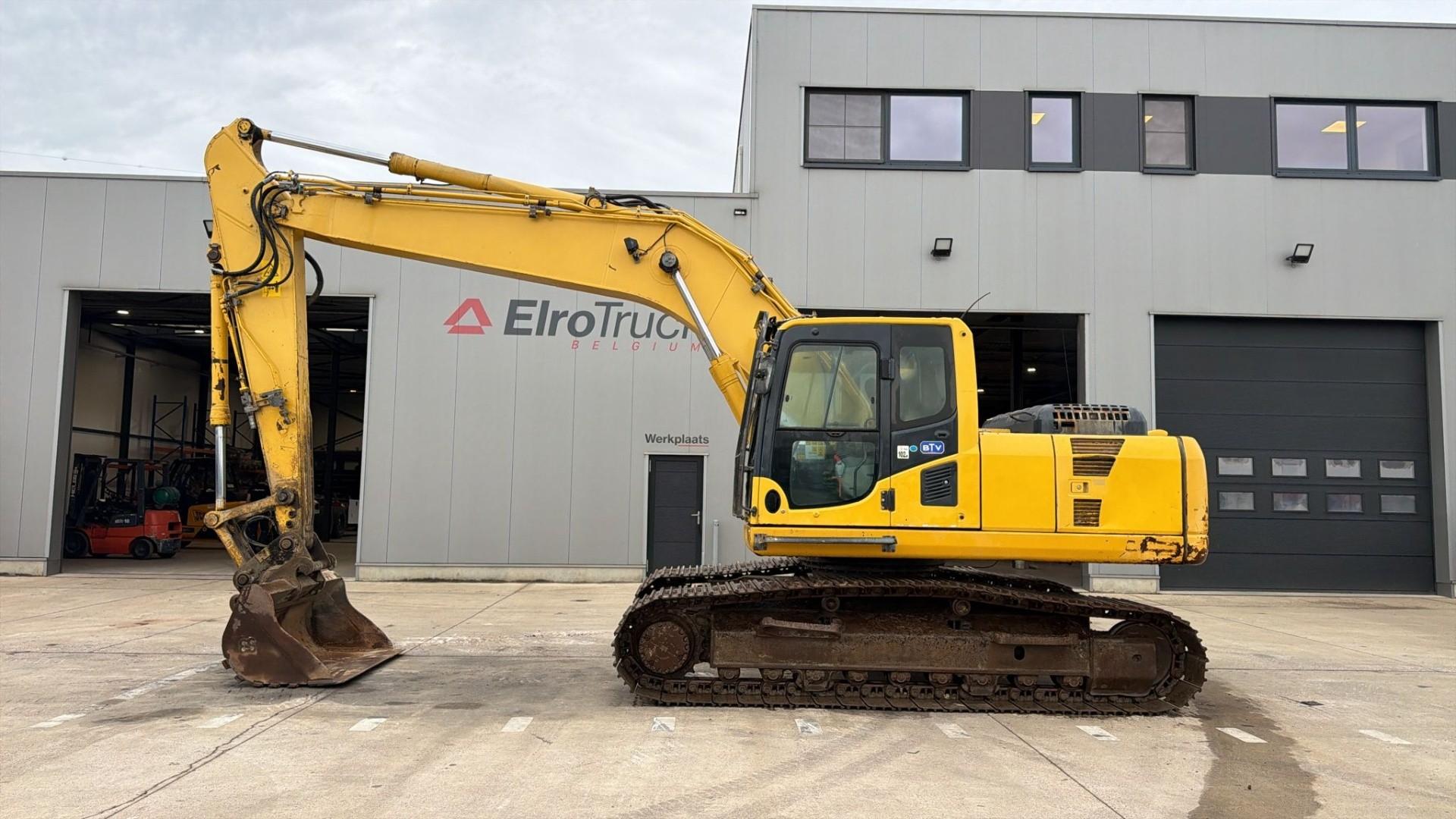 Komatsu 215LC-1