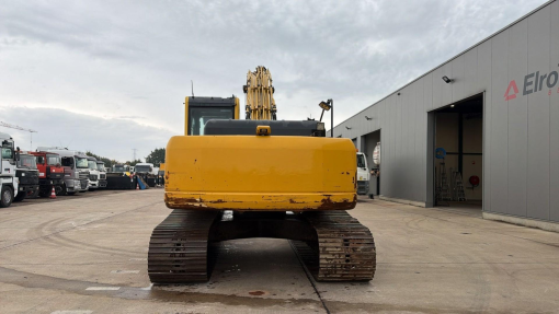 Komatsu--215LC-1