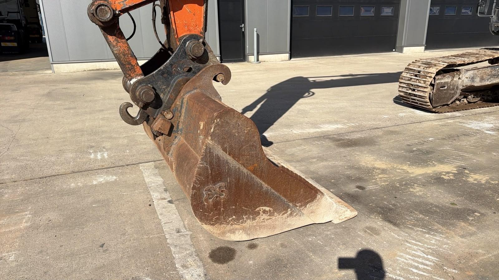 Hitachi ZX250LCH-5A