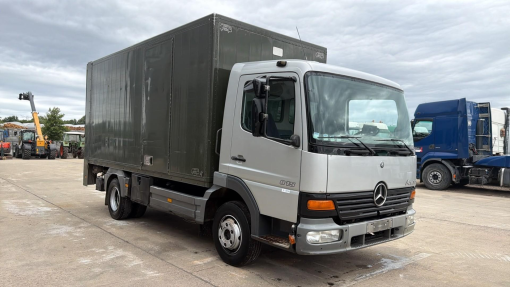 Mercedes-Benz--Atego 815