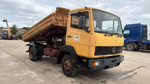 Mercedes-Benz--SK 814