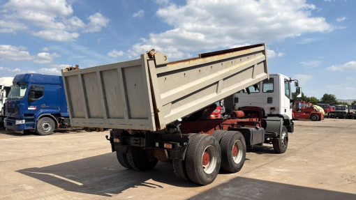Iveco--Eurotrakker 330 E 34