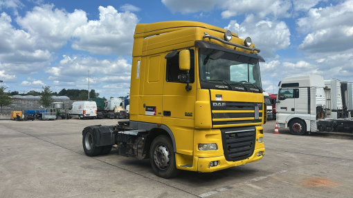 DAF--105 XF 460