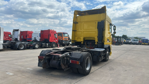 DAF--105 XF 460