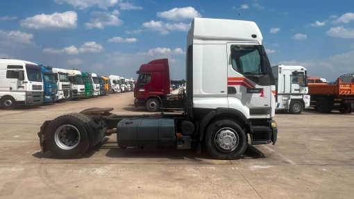 Renault--Premium 400