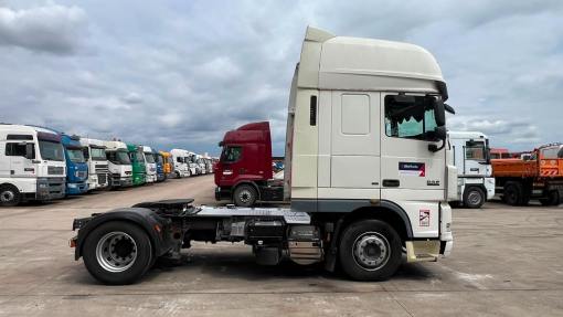 DAF--105 XF 460