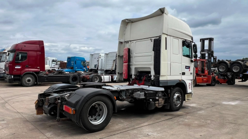 DAF--105 XF 460