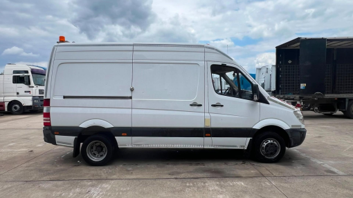 Mercedes-Benz-Sprinter-519
