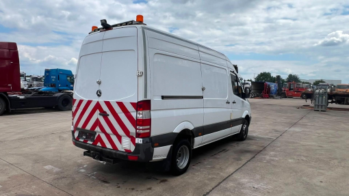 Mercedes-Benz-Sprinter-519