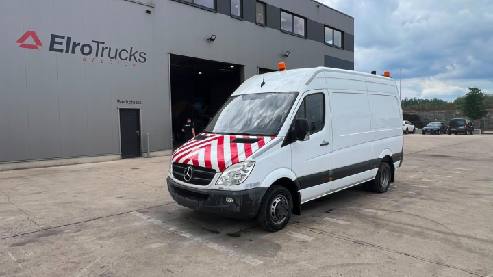 Mercedes-Benz-Sprinter-519