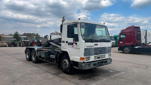 Volvo--FL 10 - 320